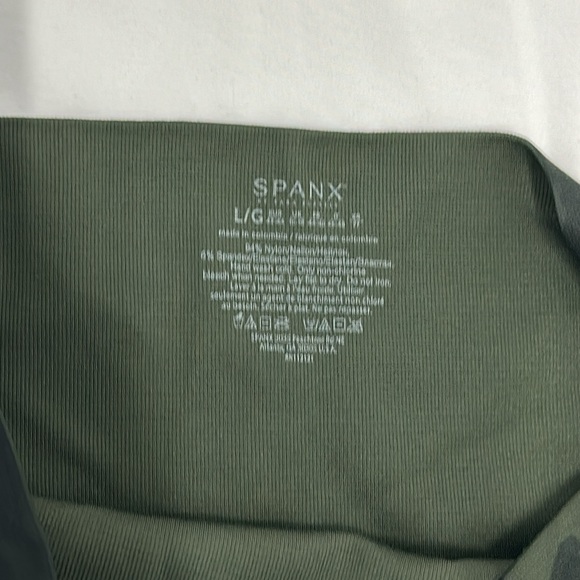 SPANX Look at Me Now High-Waisted Seamless Leggings Camo Green - Picture 6 of 7